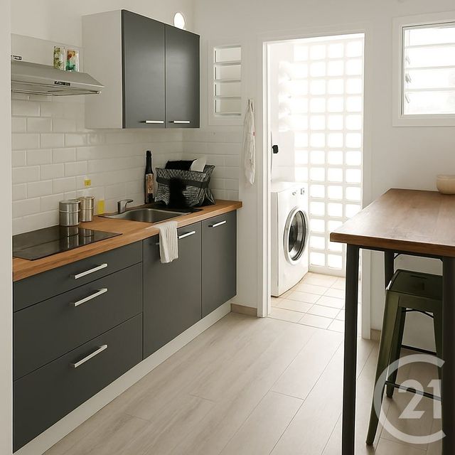 Appartement F3 bis à louer - 4 pièces - 72.98 m2 - ST DENIS - 974 - REUNION - Century 21 Chaussée Royale