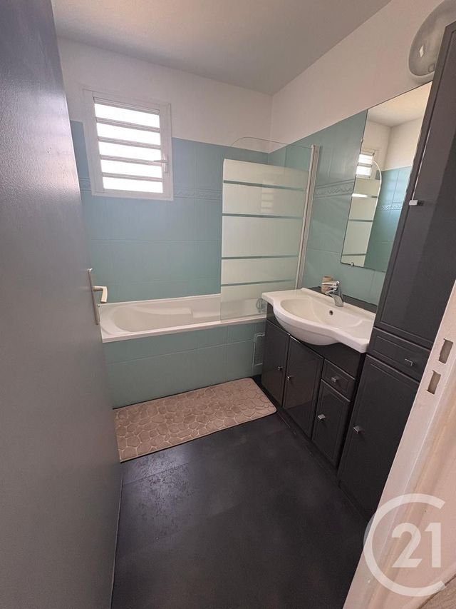 Appartement F3 à louer - 3 pièces - 57.7 m2 - STE MARIE - 974 - REUNION - Century 21 Chaussée Royale