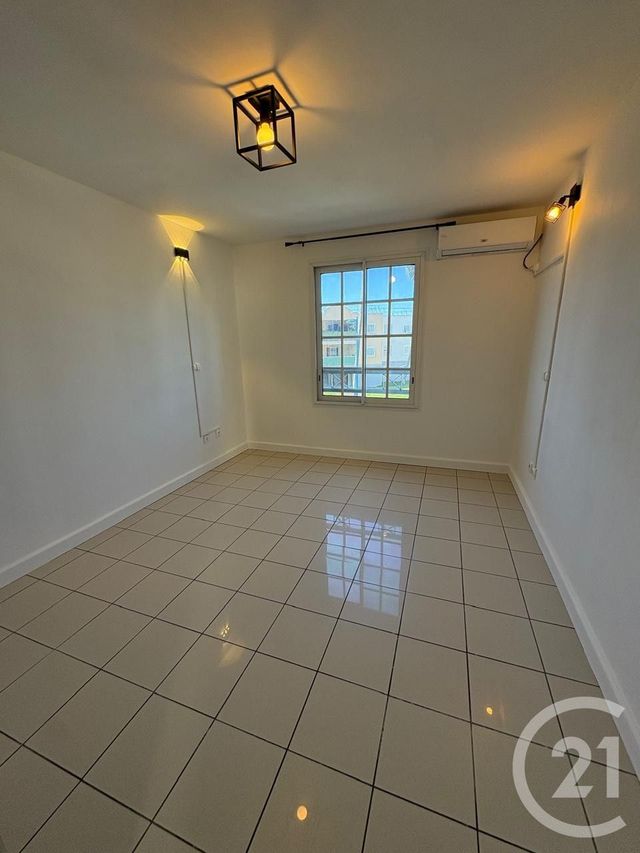 Appartement F2 à louer - 2 pièces - 40.1 m2 - STE MARIE - 974 - REUNION - Century 21 Chaussée Royale