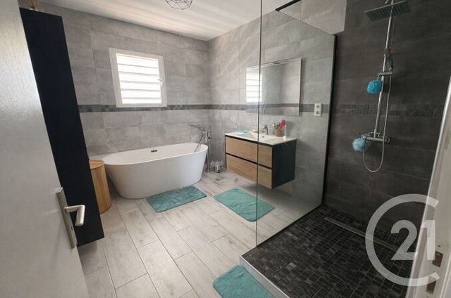 maison à louer - 5 pièces - 164.6 m2 - ST DENIS - 974 - REUNION - Century 21 Chaussée Royale
