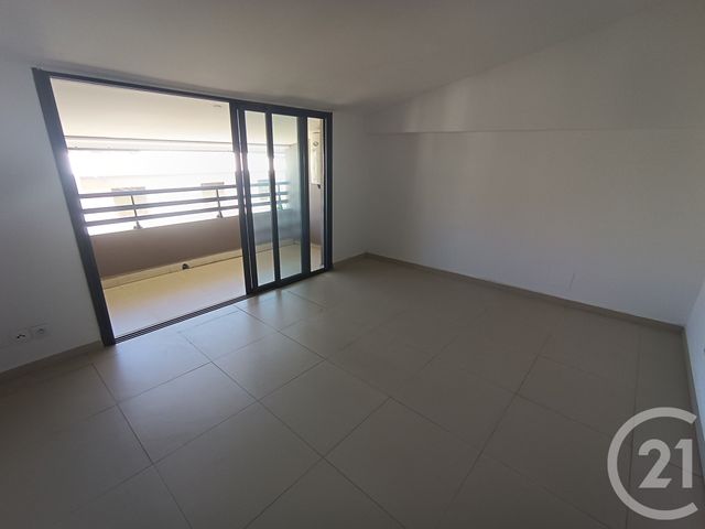 Appartement F3 à louer - 3 pièces - 87.46 m2 - ST LEU - 974 - REUNION - Century 21 Chaussée Royale