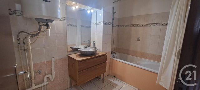 Appartement F2 à louer - 2 pièces - 54.14 m2 - ST DENIS - 974 - REUNION - Century 21 Chaussée Royale