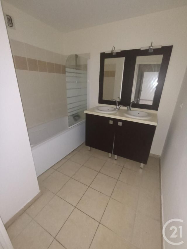 Appartement F3 à louer - 3 pièces - 54.64 m2 - ST DENIS - 974 - REUNION - Century 21 Chaussée Royale