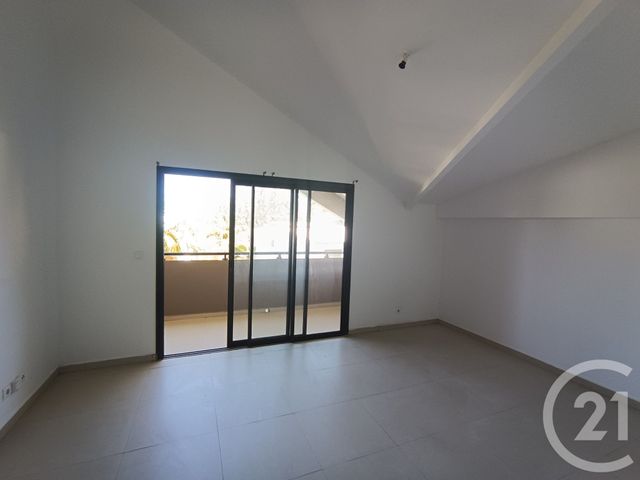 Appartement F3 à louer - 3 pièces - 98.0 m2 - ST LEU - 974 - REUNION - Century 21 Chaussée Royale
