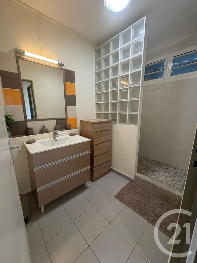 Appartement T3 à louer - 3 pièces - 69.0 m2 - ST DENIS - 974 - REUNION - Century 21 Chaussée Royale
