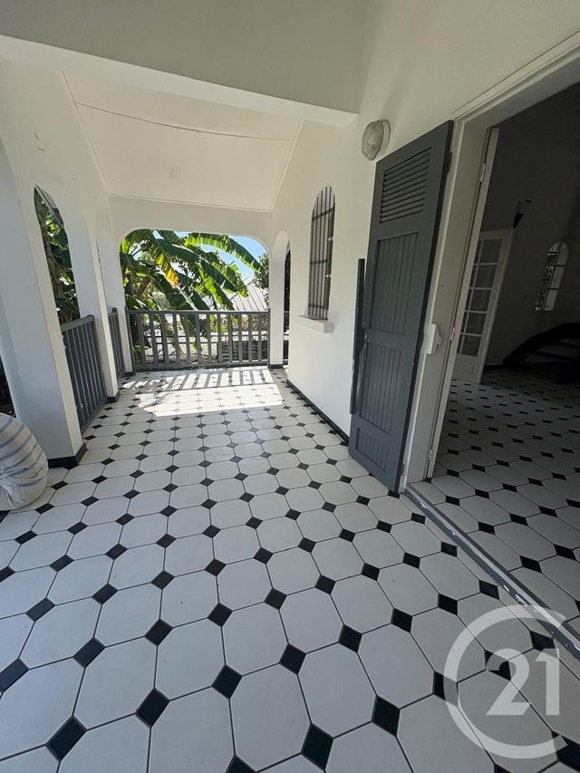 maison à louer - 5 pièces - 125.0 m2 - ST DENIS - 974 - REUNION - Century 21 Chaussée Royale