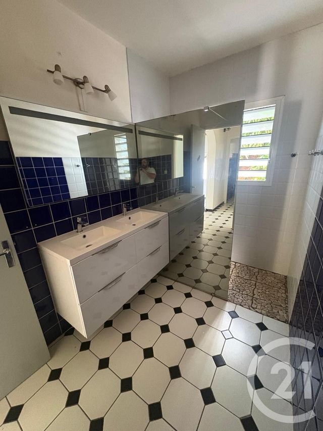 maison à louer - 5 pièces - 125.0 m2 - ST DENIS - 974 - REUNION - Century 21 Chaussée Royale