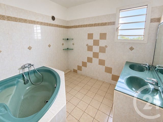 maison à louer - 9 pièces - 200.24 m2 - LA POSSESSION - 974 - REUNION - Century 21 Chaussée Royale