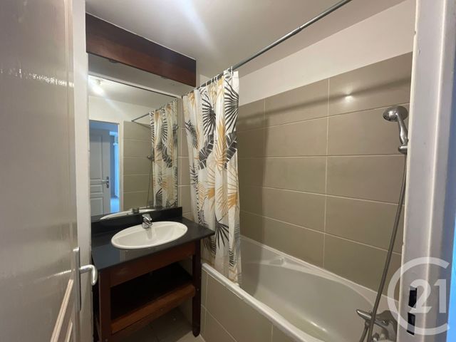 Appartement F2 à louer - 2 pièces - 42.84 m2 - ST DENIS - 974 - REUNION - Century 21 Chaussée Royale